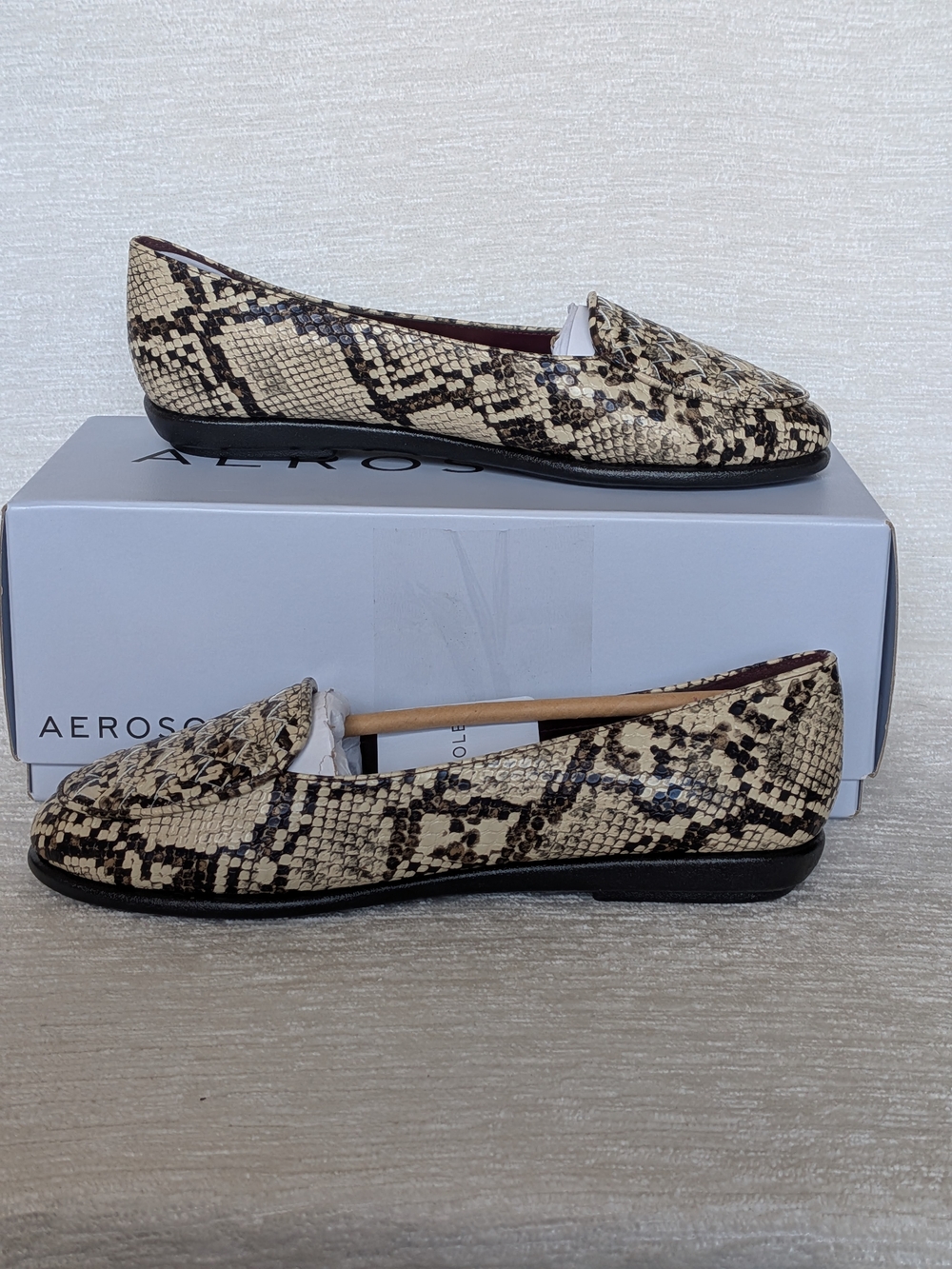 Aerosoles Women's 6.5w Snake Print Loafers in Beige/Black